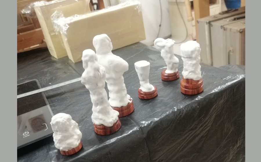 Abguss in Silikon der Schachfiguren